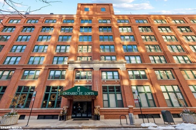 Building Photo - 411 W Ontario St Unit 405 Rental