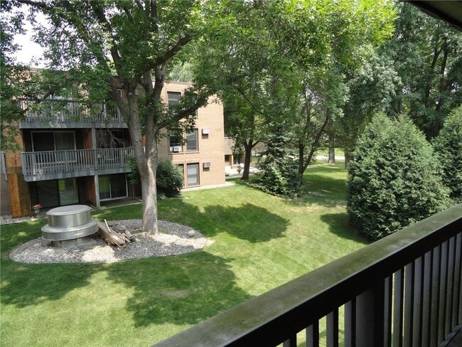 Photo - 2800 Hamline Ave N Unidad 250