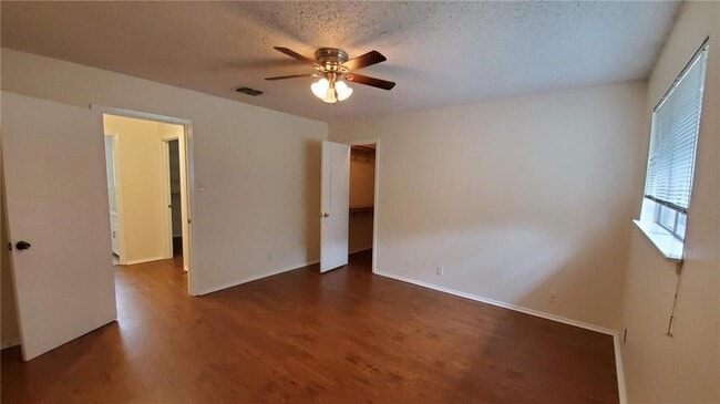 8810 Clearbrook Trail