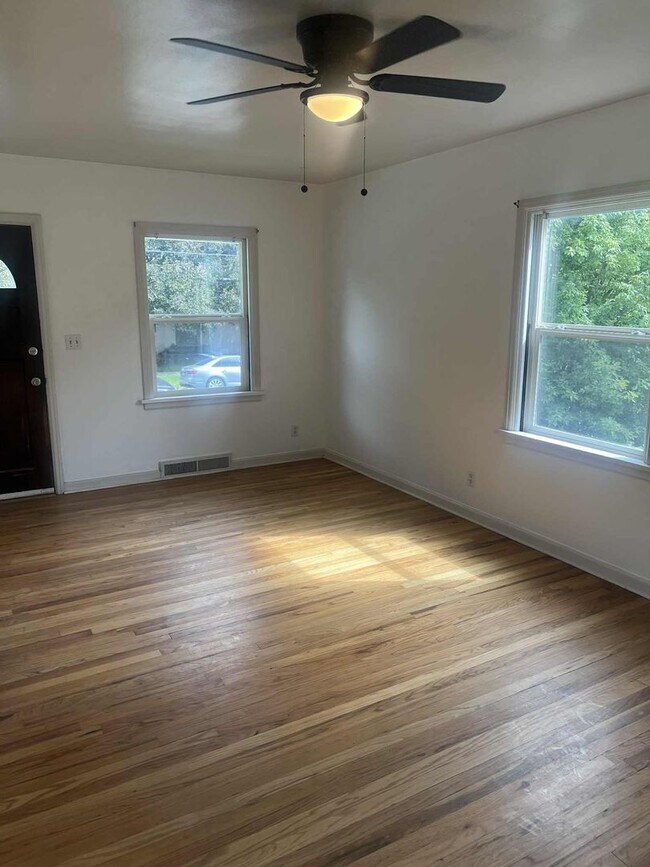 Photo - 760 S Lee Ave Unit 1