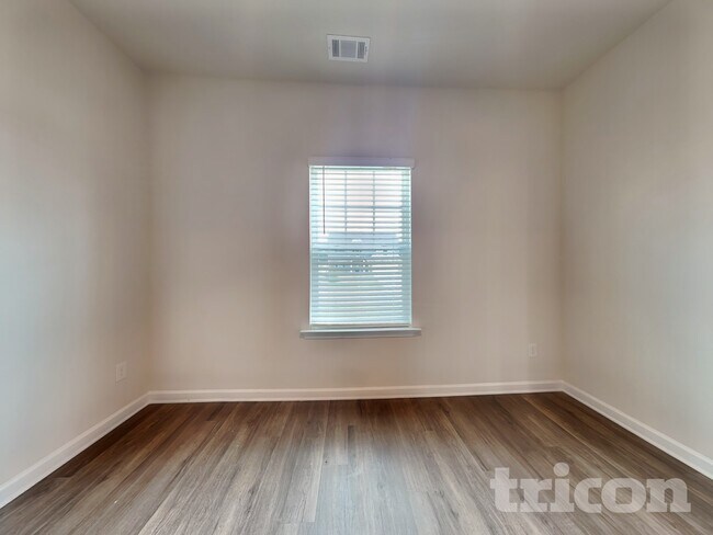 Photo - 1251 Fendt Dr