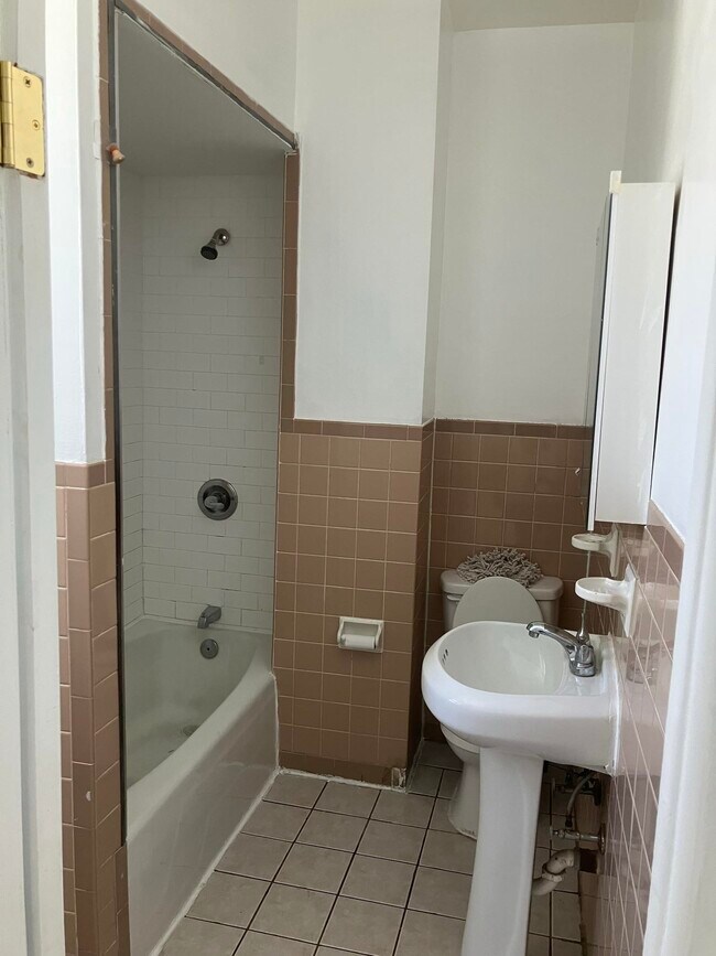 57 Silver St Unit 2