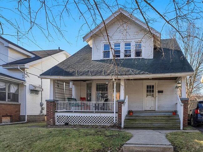 Photo - 1208 Hovey St SW