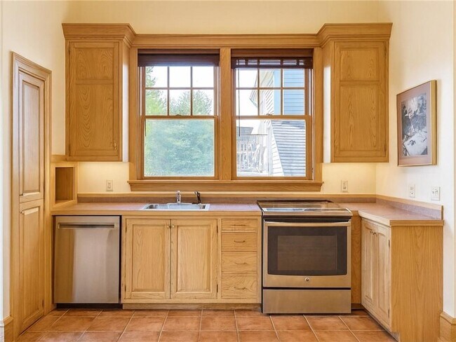 Photo - 14 Chestnut St