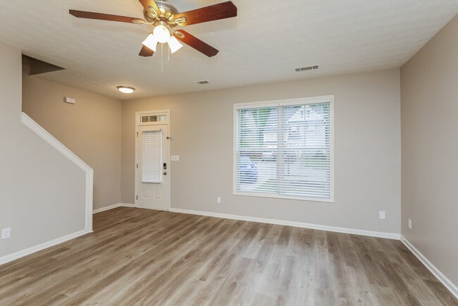 Photo - 422 Marsh Lake Rd SE
