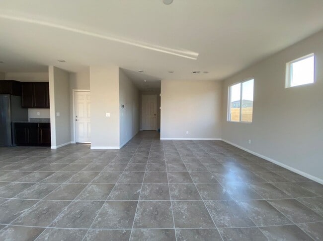 4 BED 2.5 BATH 2 CAR GARAGE, LARGE CORNER... - 4 BED 2.5 BATH 2 CAR GARAGE,  LARGE CORNER... Casa