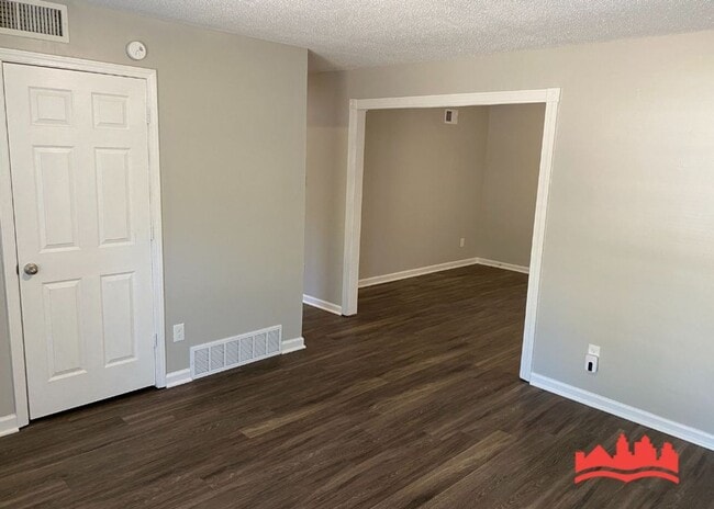 Photo - 5082 Chantilly Dr