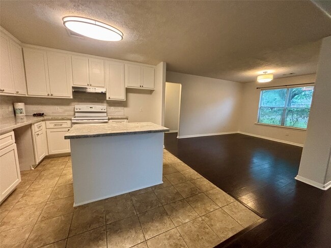 Photo - 16322 Long Valley Ct