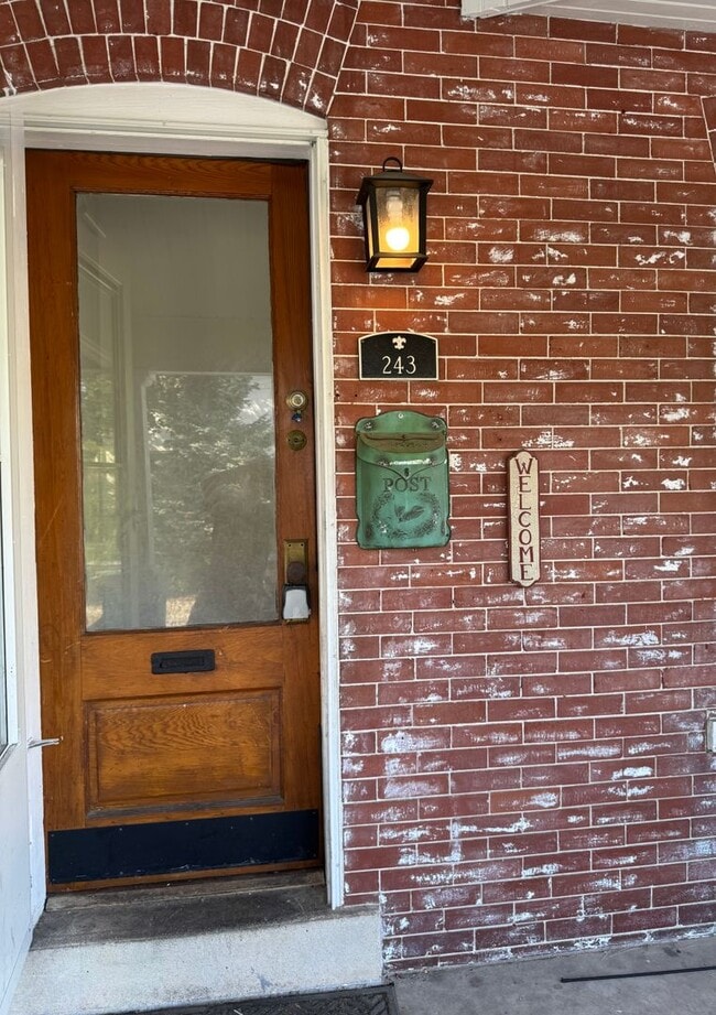 Building Photo - 3 Bedroom Home in Emmaus