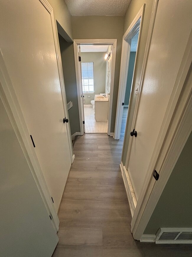 Photo - GORGEOUS 4 bedroom/ 3 bathroom HOME, SPACI...