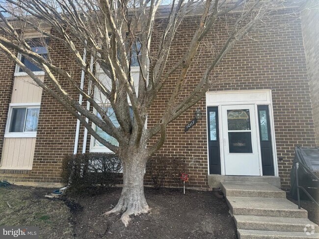 Building Photo - 10117 Campus Way S Rental
