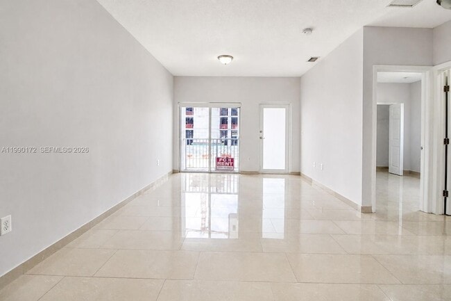 Photo - 996 E 24th St Unidad 996