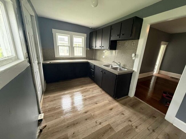 Building Photo - 3 bedrooms near Heath