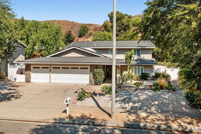 Photo - 27045 Esward Dr