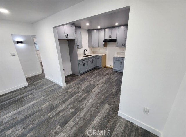 Building Photo - 714 W 95th St