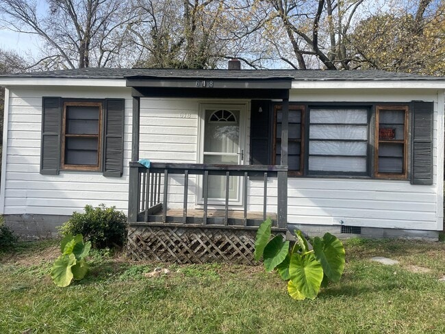 Building Photo - 618 Grand St