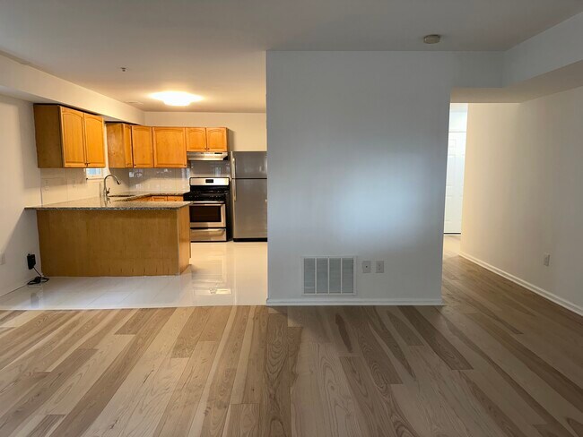 Photo - 39 Hamilton Ave Apartments Unit A