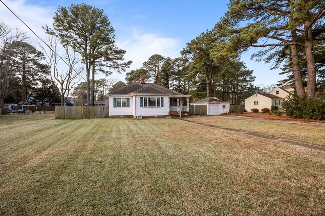 Building Photo - Cozy Home on a Quiet Street