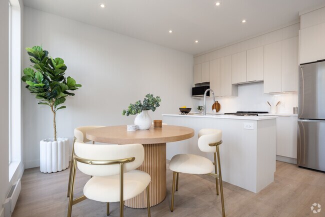 2BR, 1BA - 880SF - 675 Rue Butler