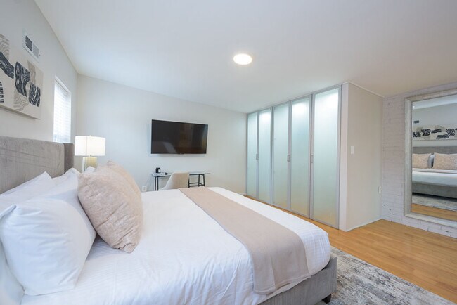 Photo - 1125 D St NE Unidad ID1023956P