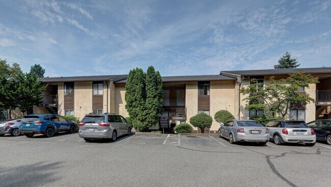 Clean Top Floor 1BR 1BA Condo with Wood Burning Fireplace - Clean Top Floor 1BR 1BA Condo with Wood Burning Fireplace Unit N54