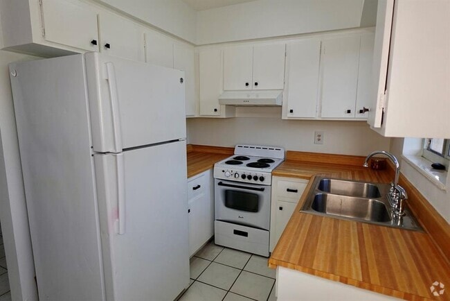 Building Photo - 250 NE 40th St Unit 36 Rental