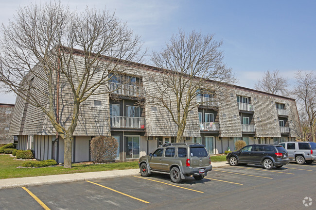 Meadowdale Apartments - Meadowdale Apartments