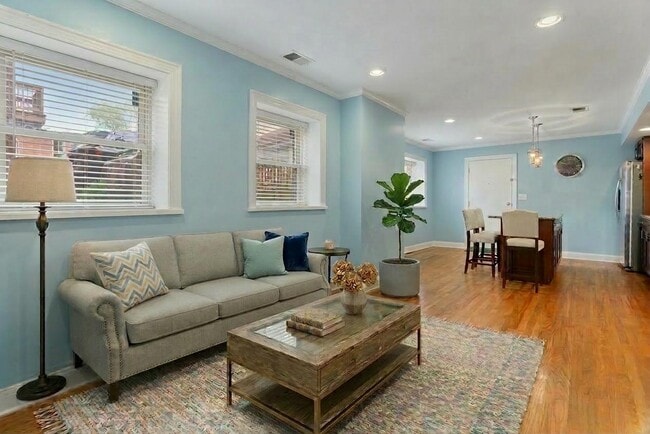 Photo - 4721 S Greenwood Ave Unidad LL