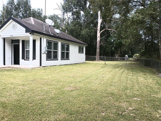 Building Photo - 11292 Hodge Rd Rental