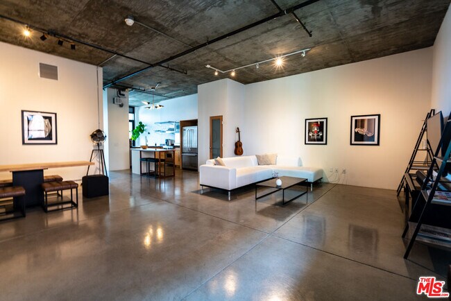 Photo - 835 Locust Ave Rental