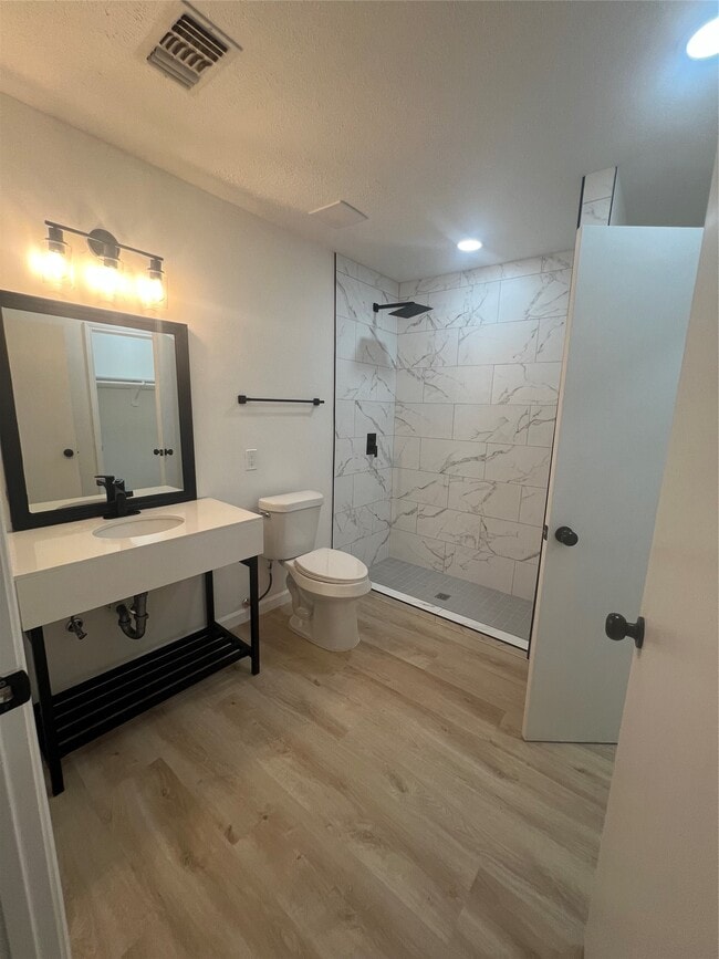 Photo - 6829 Driftwood St