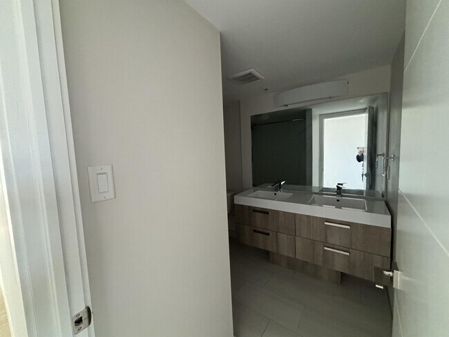 Photo - 5633-5633 Fenwick St Unit 1403