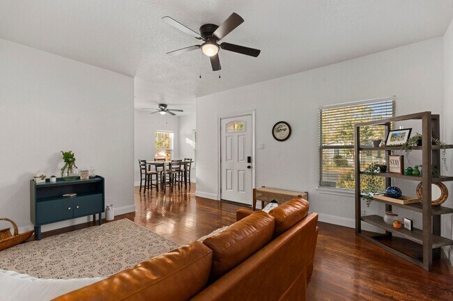 Photo - Beautifully Updated 3 bedroom, 2 bath!