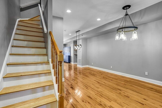 Photo - 124 16th St NE