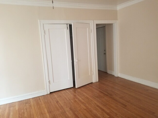 CLOSET - 3134 W Marquette Rd Unit 3D