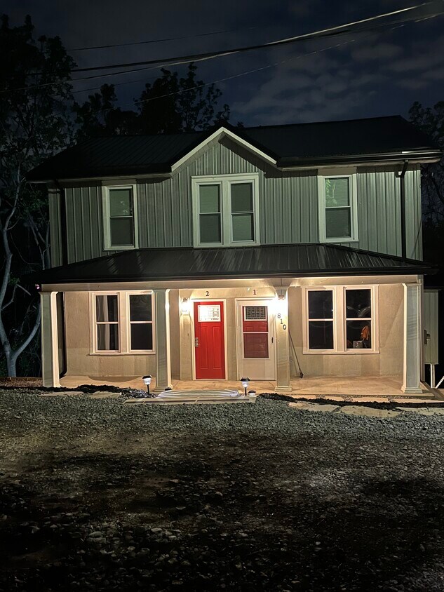 Photo - 810 College Ave (Oakmont, PA)