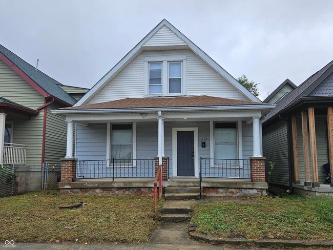 Building Photo - 224 Iowa St