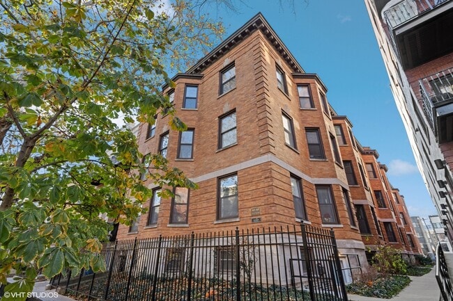 Photo - 669 W Barry Ave Unidad 3S Rental