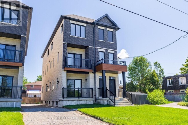 Photo - 227 Grenfell St Unit 3