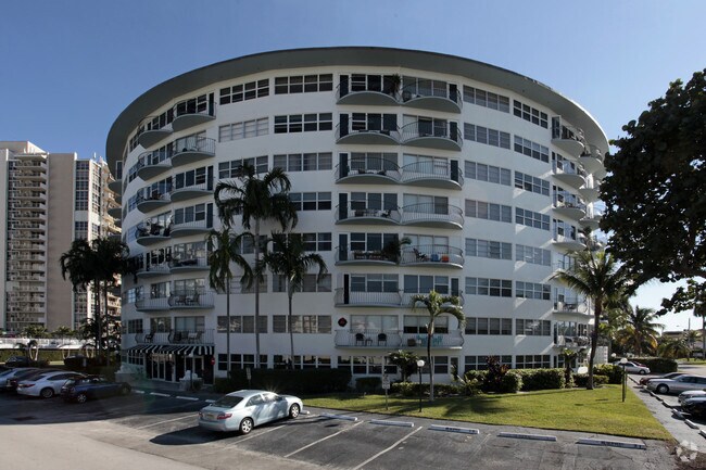 Photo - Le Cercle Condominiums