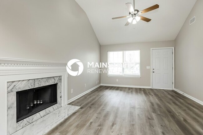 Photo - 3 Bedroom Pet-Friendly Home in LA VERGNE, TN with Main Street Renewal