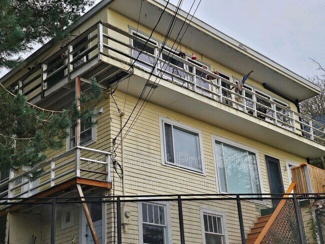 Photo - 801 SW Broadway Dr