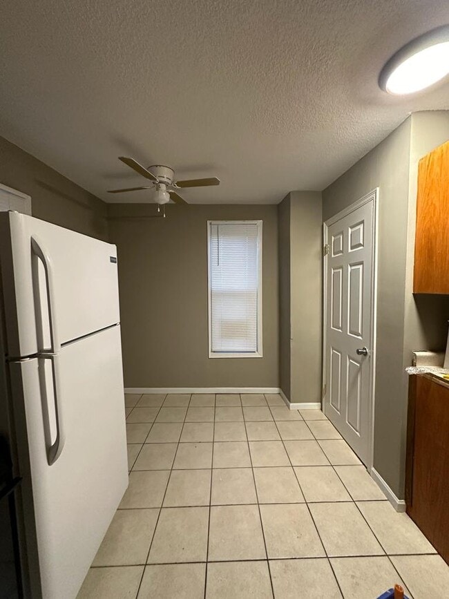 486 Lawson Ave W