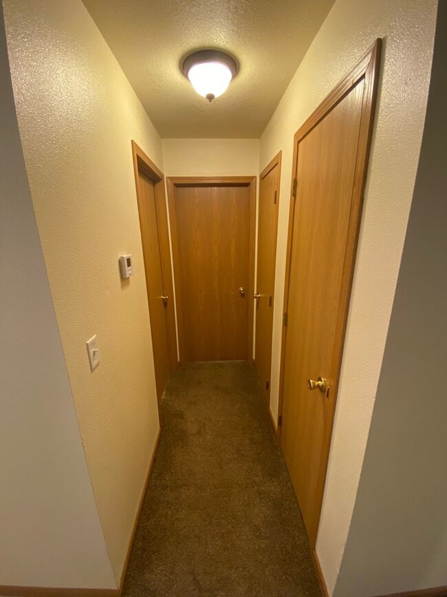 Photo - Beautiful 2 bedroom 1 bathroom duplex close to FLW!!