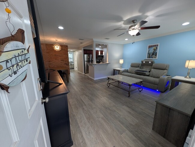 Building Photo - 1282 Beach Blvd Unit 104