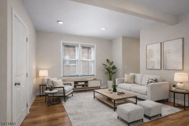 Photo - 122 N Fullerton Ave