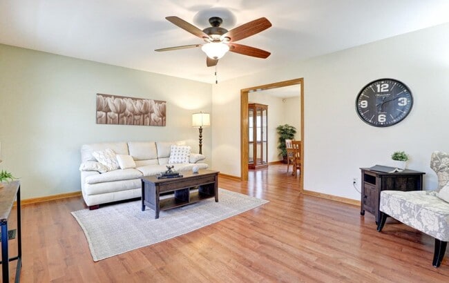 Photo - 4024 Rosetree Ln