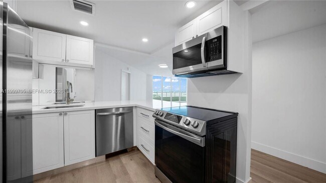 Photo - 555 NE 34th St Unit 2506