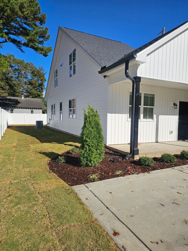 Photo - 1009 Rountree Ave SE