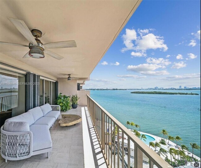 Building Photo - 1800 NE 114th St Unit 1507